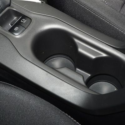 Toyota Corolla 2023 1.8L à double moteur Pioneer Version Hybrid Car avec direction gauche