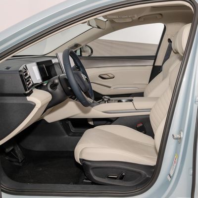 Modèle personnalisable de 1,5 litre 101 ch Sédane BYD Qin L 2024 DM-I 120 km Excellence Version Voiture électrique EV