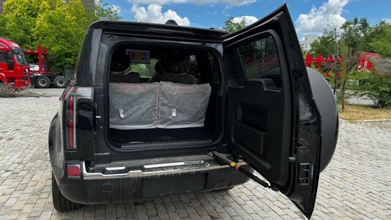 Polar Stone 01 modèle 2023 version 6 sièges AWD avec couleur extérieure noire