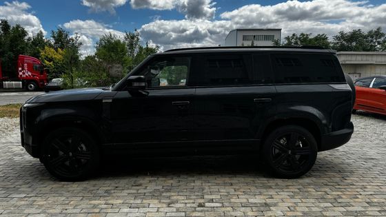 Polar Stone 01 modèle 2023 version 6 sièges AWD avec couleur extérieure noire