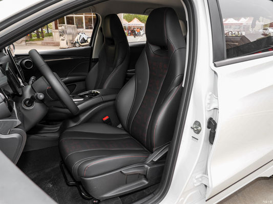 Les véhicules électriques 2024 Byd E2 Lux Edition Blanc avec bras arrière et faisceau de torsion