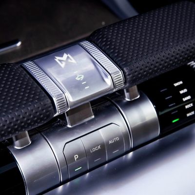 Véhicule électrique M-Hero 917 Range étendu Mhero 917 Hybride Grand SUV Type de carburant électrique