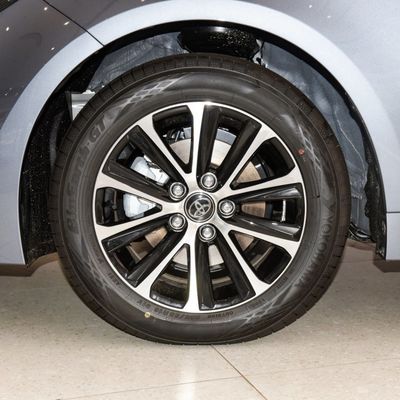 Toyota Levin 1.8L Edition Hybrid Energy Car avec une puissance maximale de 101 kW et un déplacement élevé