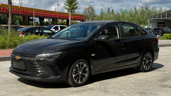 2024 Dernière Chevrolet Monza 1.3t Hybrid Sedan en noir Couleur extérieure 4656*1798*1465mm
