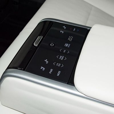 2024 Toyota Camry Double moteur 2.5hq Double moteur Version phare Voiture hybride