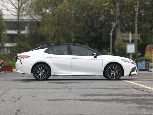 Sedan Toyota Camry 2023 2.5hq Mh EV à double moteur Voiture hybride phare Voiture à essence