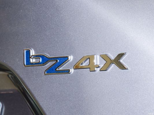 2023 Toyota Bz4X X-Mode Awd Ultra Edition SUV EV avec suspension indépendante Mcpherson
