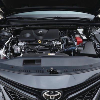 Toyota Camry 2023 2.5q Version phare Service après-vente en ligne / Local Finition noire
