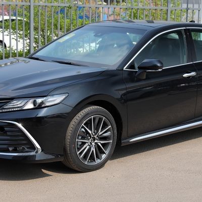 Vente 2023 Toyota Camry 2.5g Édition Deluxe voiture à essence avec 2500-4000cc cylindrée