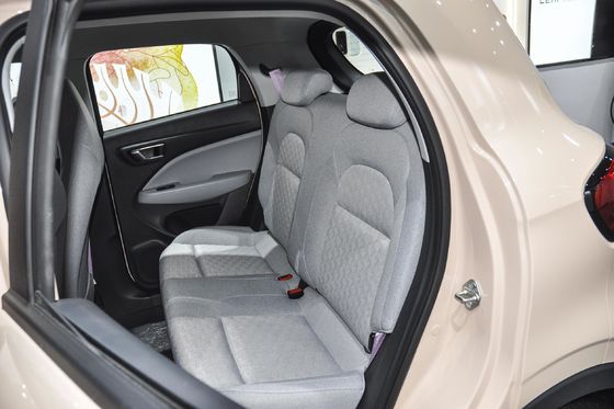 Type de carrosserie fermée et sièges pour 5 2022 Leapmotor T03 Amber Edition