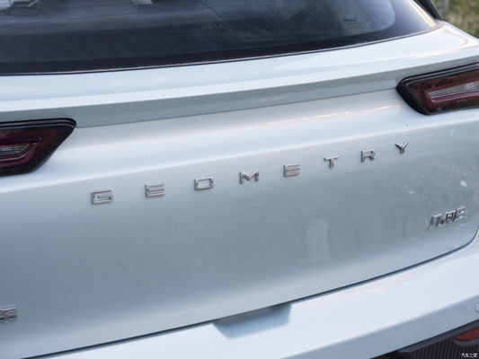 Personnalisation Véhicule électrique EV SUV Geely Géométrie E 2023 401KM Lighting Tiger 5 places