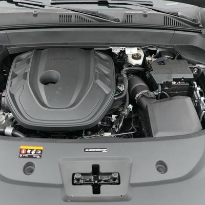 Capacité de 1600-2500cc Geely Xingyuel 2.0td Automac à haute puissance Fwd SUV phare