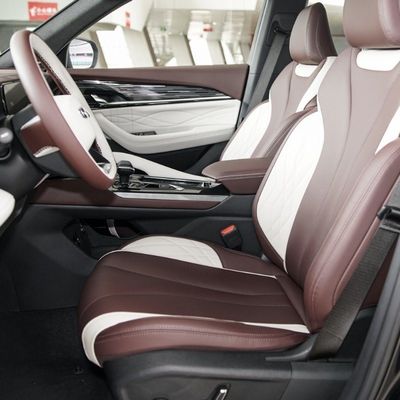 Capacité de 1600-2500cc Geely Xingyuel 2.0td Automac à haute puissance Fwd SUV phare