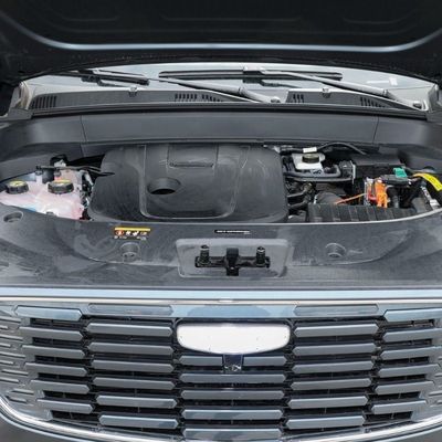 Geely Xingyue L 2023 4 roues motrices SUV édition phare avec système de freinage 4 roues motrices 4745*1860*1745