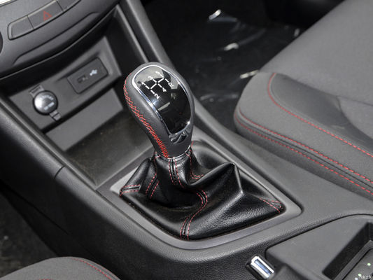 Chery Arrizo 5 GNC 1.6L Véhicule à essence pour une vitesse maximale de 165 km/h dans 4572*1825*1482