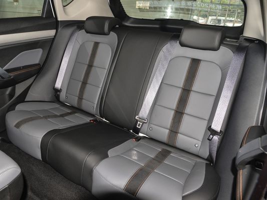 1340 Kg Préparation Geely Coolray 1.5t DCT Platine édition 2023 SUV voiture à essence RWD