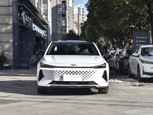 Changan Qiyuan A06 voiture hybride avec 5 places 1600-2500cc cylindrée