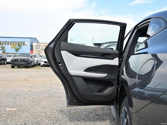 FWD Drive Changan Qiyuan A06 Véhicules hybrides électriques avec une cylindrée de 1600-2500 cc