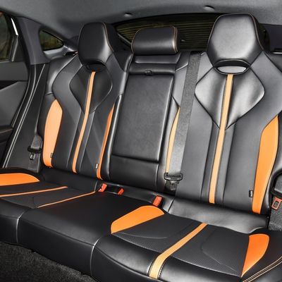 Système de freinage électromagnétique de voiture à essence Changan Uni-V 1,5 t à 5 places et entraînement en freinage à grande vitesse