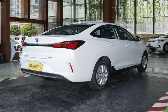 Changan Eado Car EV460 Véhicule électrique EV avec batterie LiFePO4 et 4 sièges