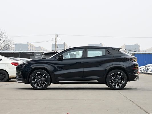 Changan Uni-T Benzine 2023 1,5 t type noble à direction gauche Voiture accréditée ISO10012