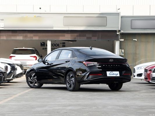 2023 Hyundai Elantra 1.5L CVT Édition de luxe sièges automobiles à essence 5 type de carrosserie Fermé