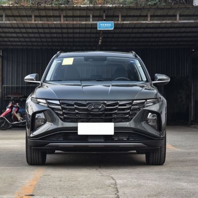Direction gauche 2023 Hyundai Tucson Automatique à deux roues versus Lux