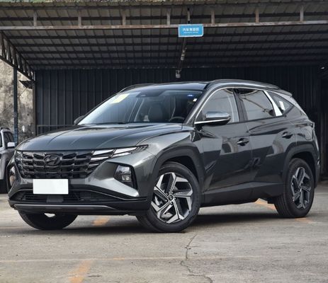Direction gauche 2023 Hyundai Tucson Automatique à deux roues versus Lux