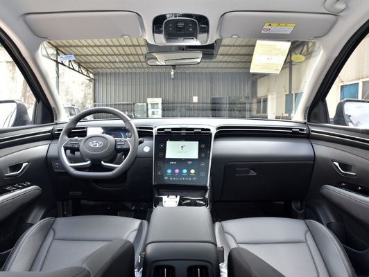 Direction gauche 2023 Hyundai Tucson Automatique à deux roues versus Lux