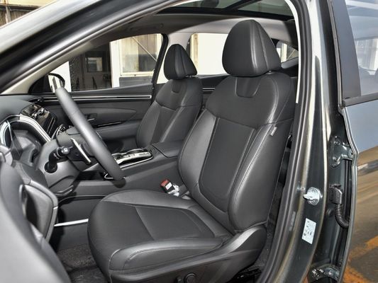 Direction gauche 2023 Hyundai Tucson Automatique à deux roues versus Lux
