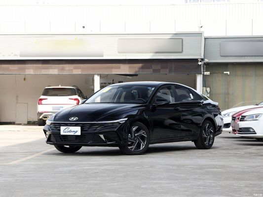 Hyundai Elantra 2023 1.5L CVT Lux Edition Véhicule à essence et cylindrée 1000-1600CC