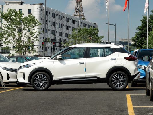 Personnalisation 2023 Voiture 1.5L SUV de luxe Benzine Coupes Personnalisé Demande Drive FWD