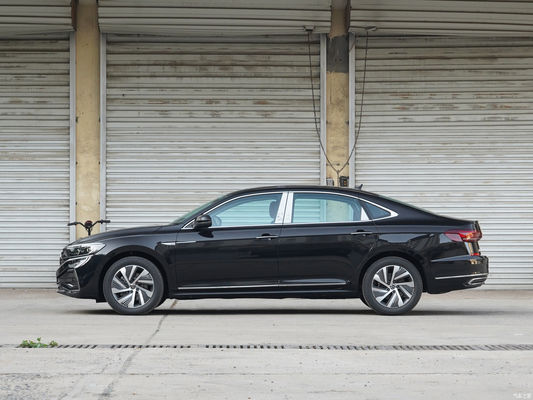 Modèle 2023 VW Passat PHEV Longue durée de vie de la batterie Berline de luxe pour les besoins des clients