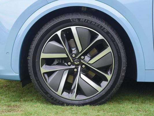 Véhicule énergétique noir 2024 Li/Lixiang L7 Ultra avec 5 sièges et moteur électrique hybride