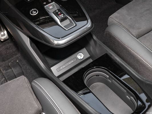 Audi Q4 2023 50 E-Tron Quattro Innovation Edition SUV EV avec une cylindrée de 1600-2500CC