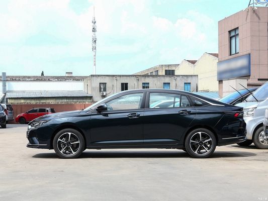 Aeolus Yixuan Max 1.5L version de luxe 2024 sièges d'essence 5 service après-vente
