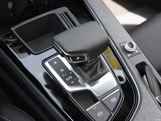 voiture à essence Audi A4l 2023 40tfsi avec boîte de vitesses automatique et 4858*1847*1439 Taille