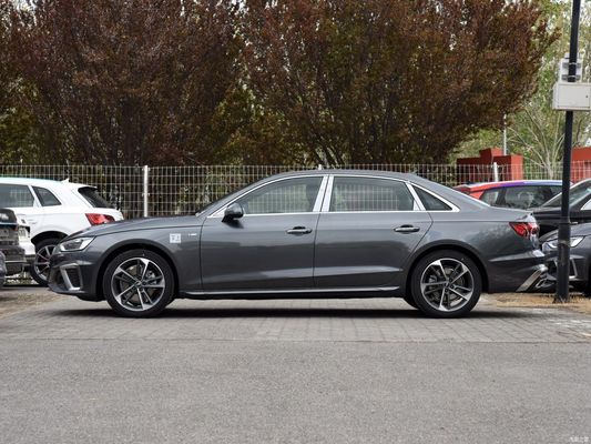 voiture à essence Audi A4l 2023 40tfsi Mode Dynamique Version 5 sièges de luxe et de style