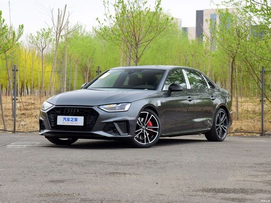 Audi A4l 2023 45tfsi Quattro sélectionné version dynamique berline avec boîte automatique