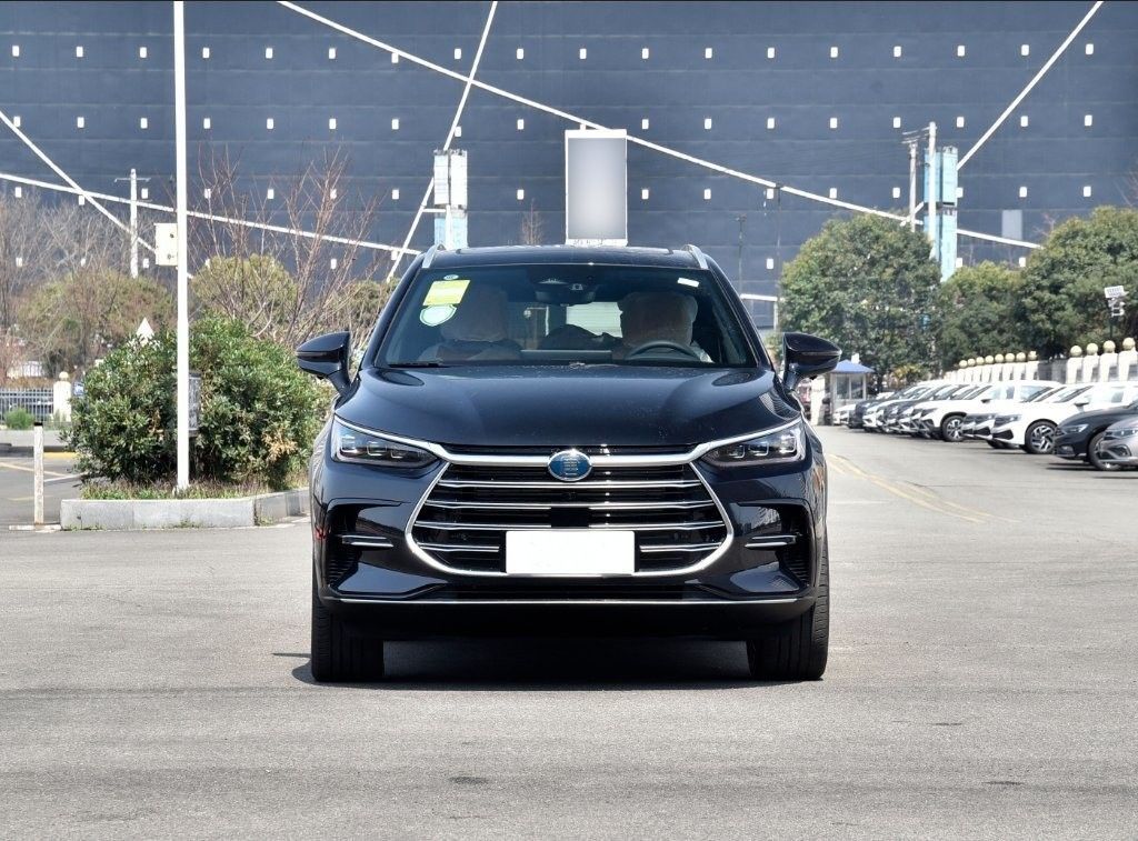 Noir 2022 BYD Tang EV 635 km à quatre roues motrices Édition phare Sélection de voiture à 6 places