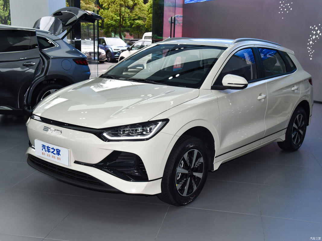 Les véhicules électriques 2024 Byd E2 Lux Edition Blanc avec bras arrière et faisceau de torsion