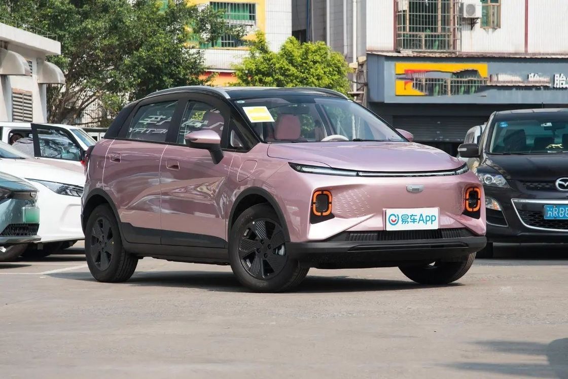 Personnalisation Geely Géométrie E 2023 401km Pink Spécial 5 places SUV électrique 4006*1765*1550