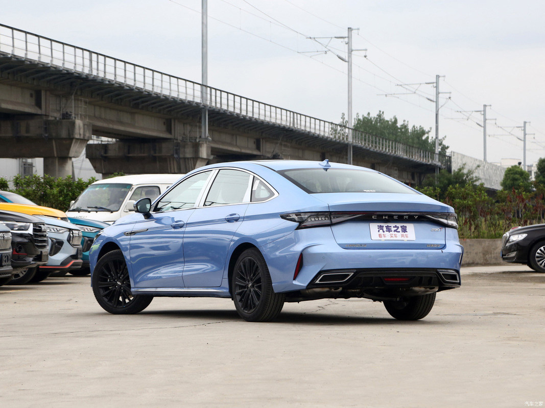 La berline Arrizo8 1.6t DCT est le dernier modèle de Chery avec des performances abordables et bonnes