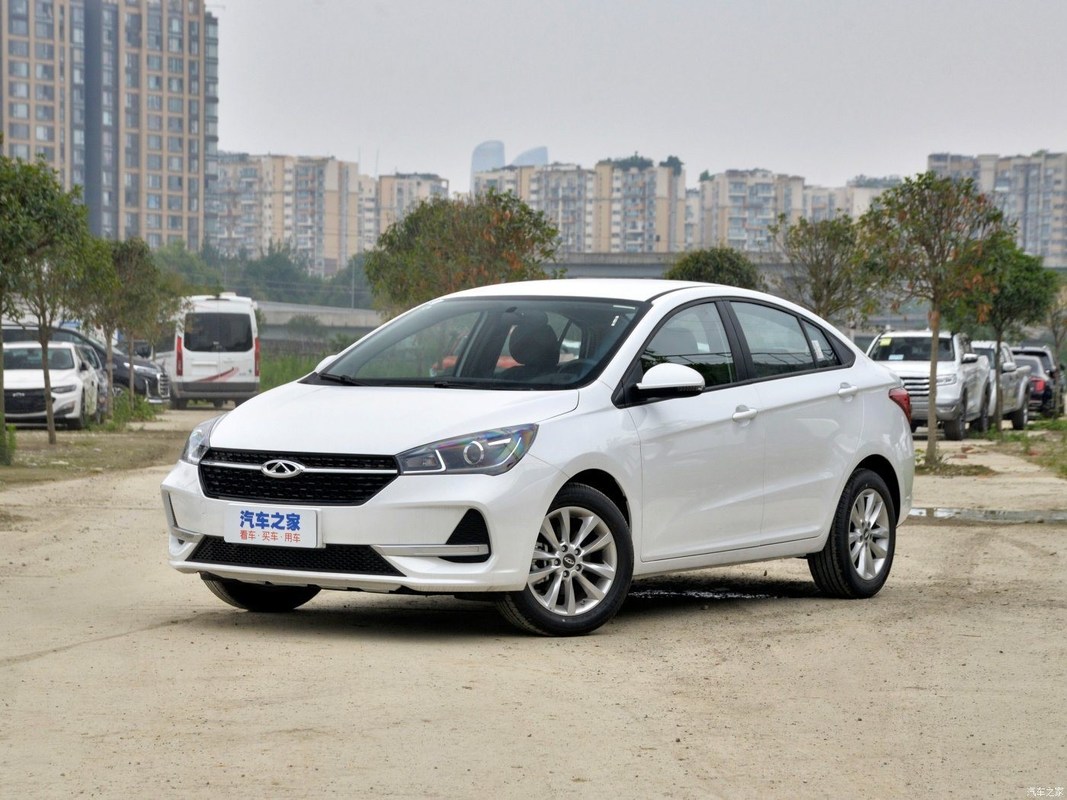 Chery Arrizo 5 GNC 1.6L Véhicule à essence pour une vitesse maximale de 165 km/h dans 4572*1825*1482