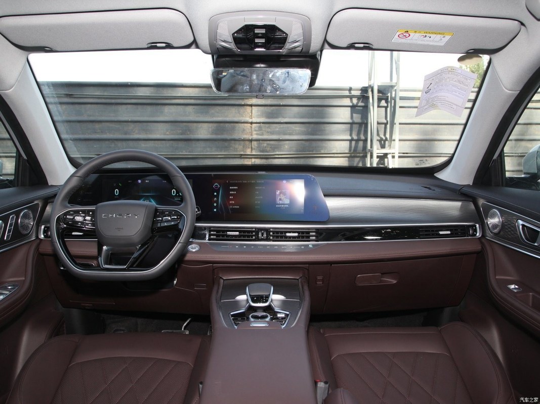 Le Chery Tiggo 8 PRO SUV à prix abordable 5 ou 7 sièges EPB système de freinage et moteur à essence
