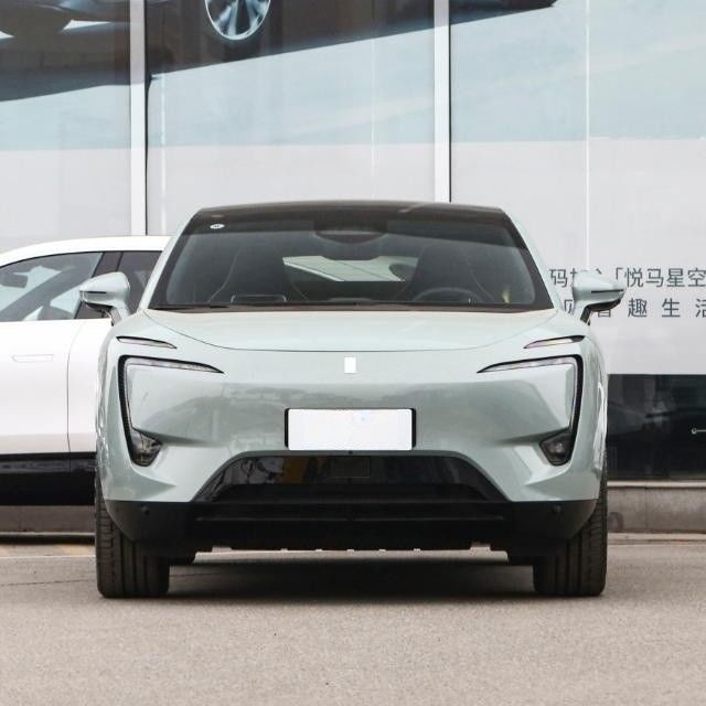 2022 Avatr 11 Longue durée de vie voiture à double moteur Poids 2280 kg Endurance 555 km Quatre places