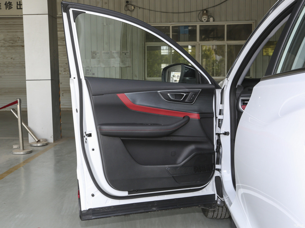 SUV Chery Tiggo7 Superpower 1.5t CVT Superpower Warrior Véhicule à essence Volant à gauche