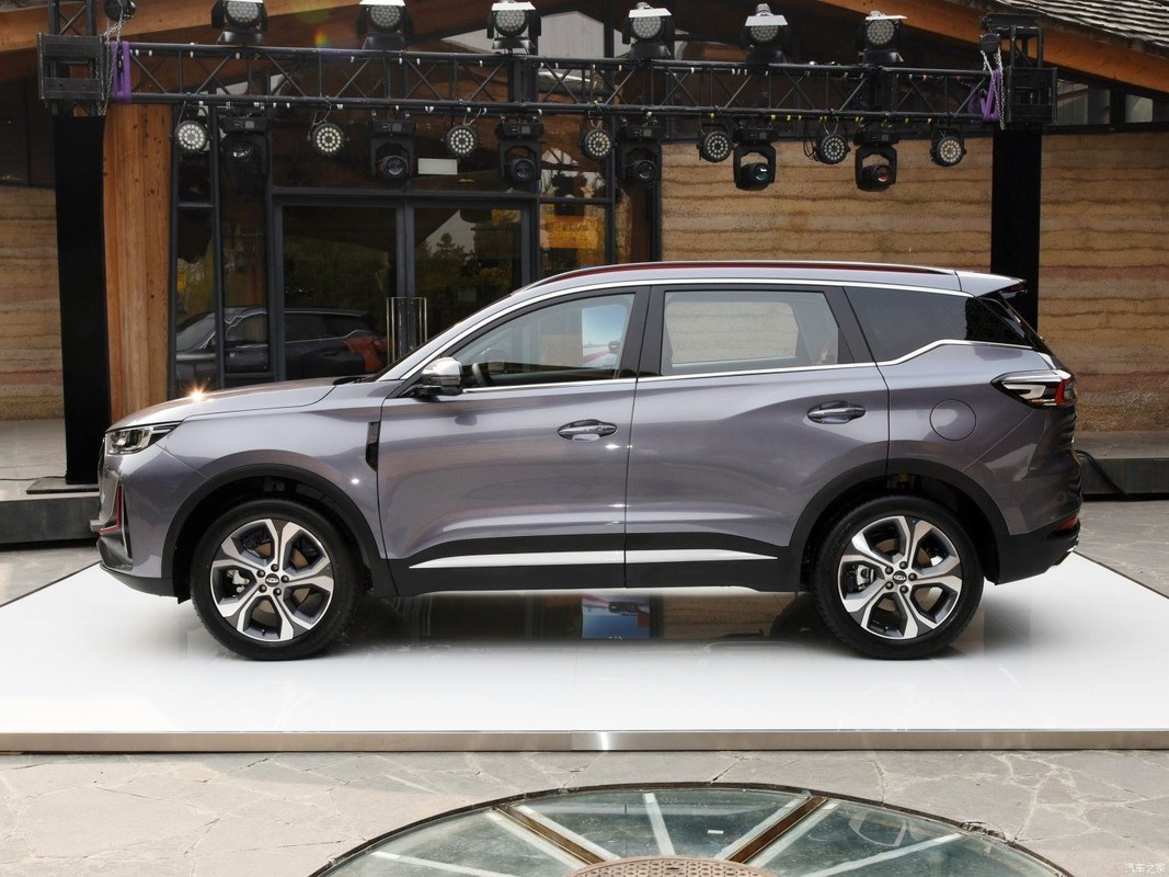 Chery Tiggo 7 Plus 1.5t CVT Voiture à essence phare pour 5 sièges Vitesse maximale 186-200 Km/h