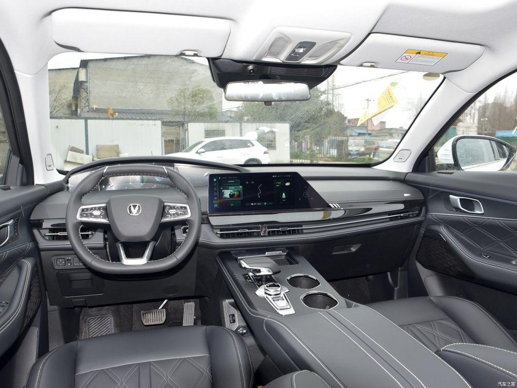 Changan Uni-K 2.0t 4WD Yuexiang SUV voiture à essence avec 4865*1948*1690 Taille