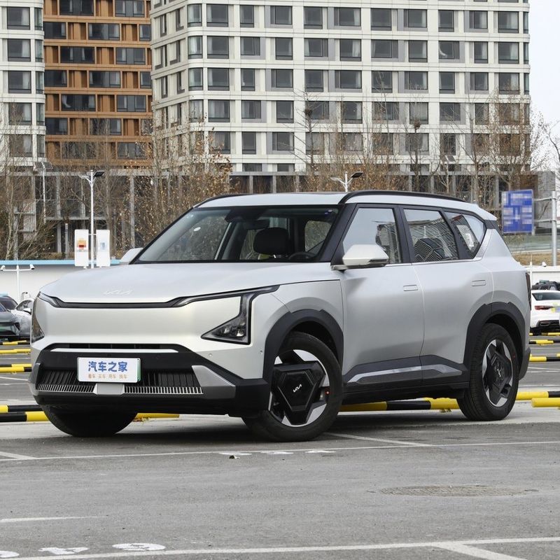 KIA EV5 530 Light Air Land SUV Voiture électrique avec direction à gauche et batterie de 64,2Kwh